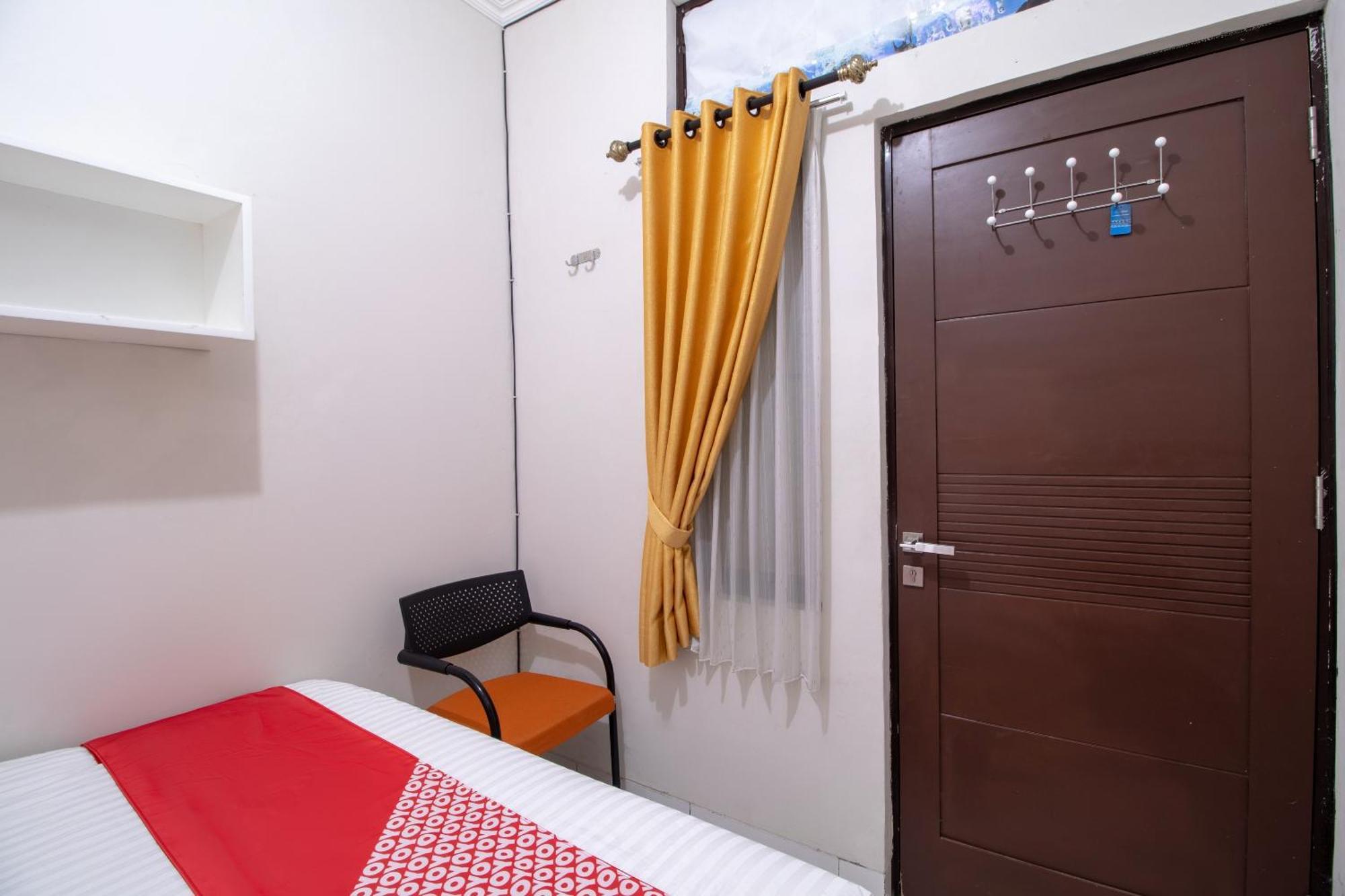Oyo 3253 Sofia Residence Telukjambe エクステリア 写真