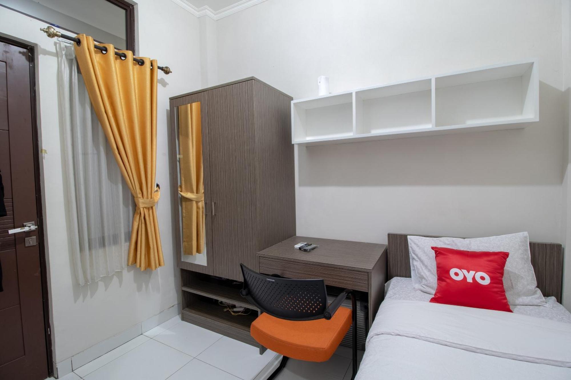 Oyo 3253 Sofia Residence Telukjambe エクステリア 写真